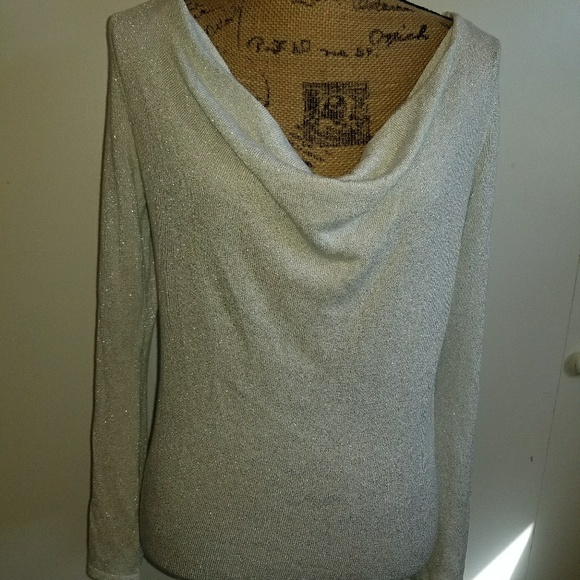 White House Black Market Sweaters - ❤️SALE❤️White House Black Market white/silver swtr